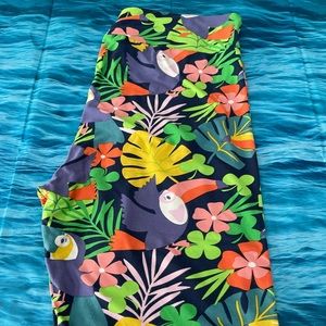 Lularoe Summer Tall & Curvy Leggings